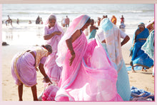 Load image into Gallery viewer, INDIA - Gokarna - Women on the beach
