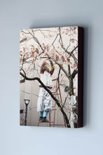 Load image into Gallery viewer, Japan - Tokyo - Man on the stairs
