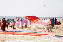 Load image into Gallery viewer, INDIA - Gokarna - Women on the beach
