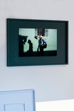 Load image into Gallery viewer, GUATEMALA - antigua - man on the street
