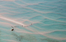 Load image into Gallery viewer, MOZAMBIQUE - bazaruto archipelago - fishermen with boats
