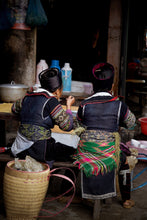 Load image into Gallery viewer, VIETNAM - Sapa - on the market
