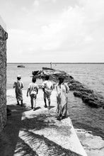 Load image into Gallery viewer, LAMU - shela - boys on the quay
